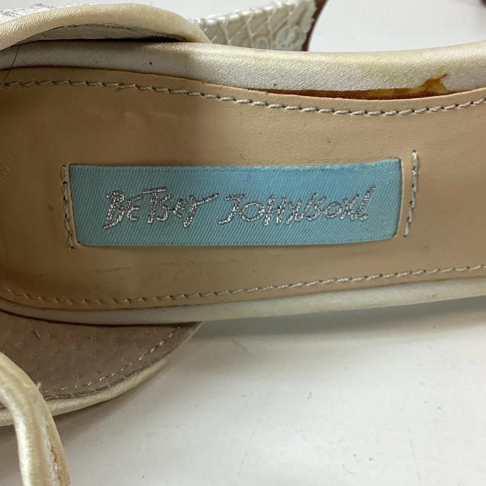 Betsey Johnson Cream Lace Heels - Picture 2 of 11